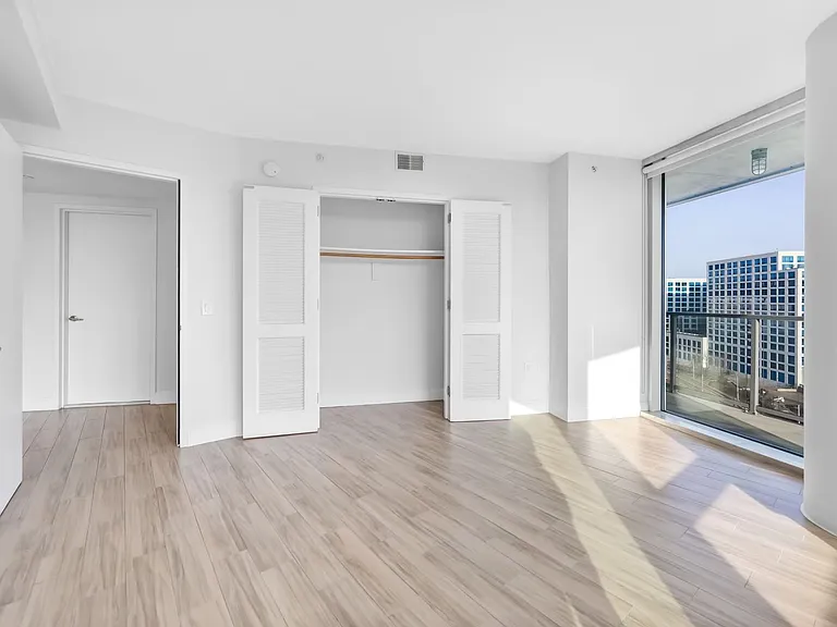 1702 Park Ave #817 — Photo 5