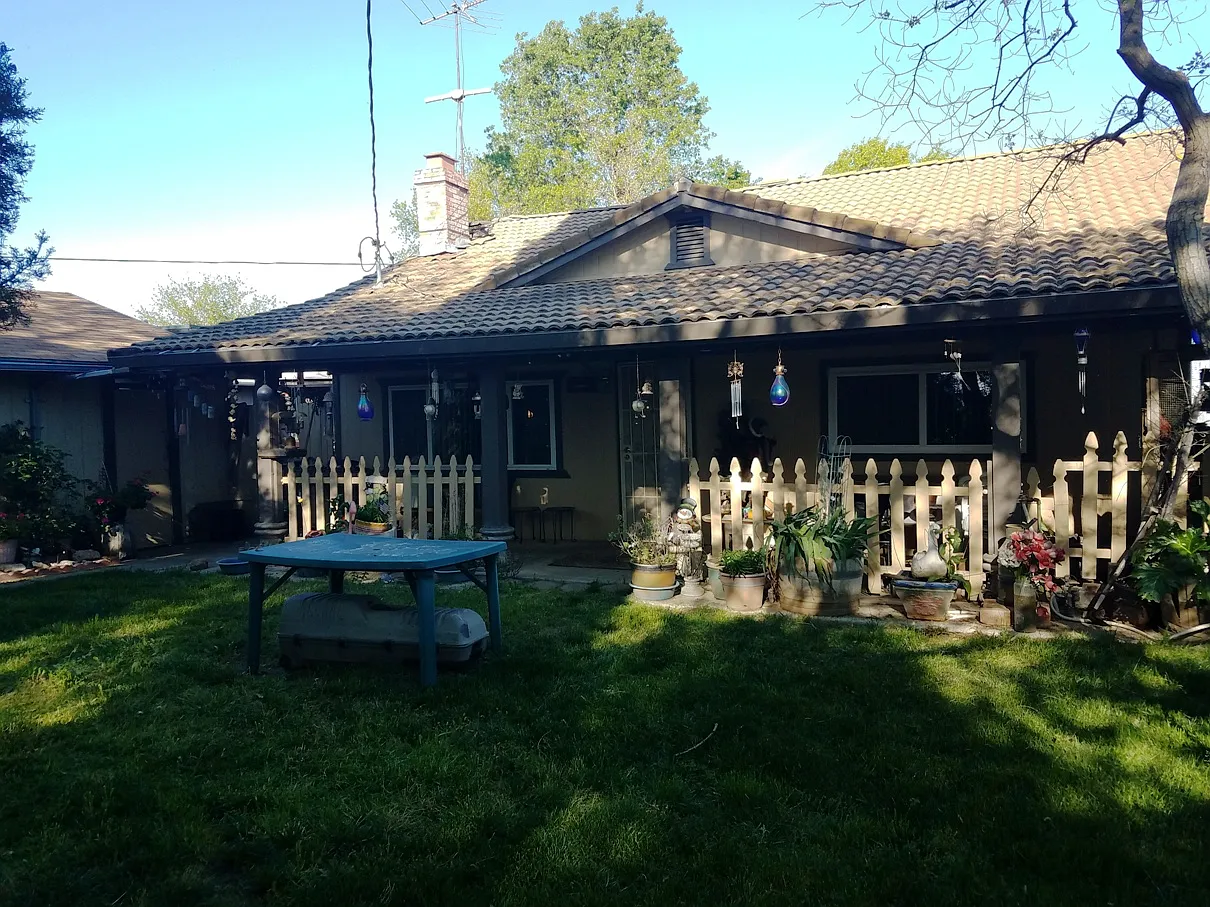 7342 6th St photo 1