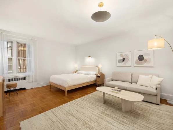 55 Eastern Parkway image 1 of 7