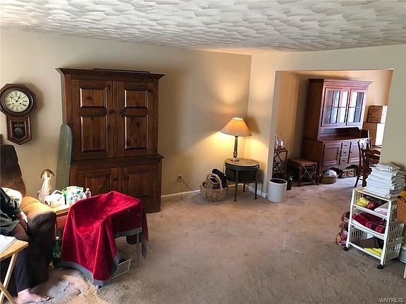 5th image of 30 Carriage Dr APT 2