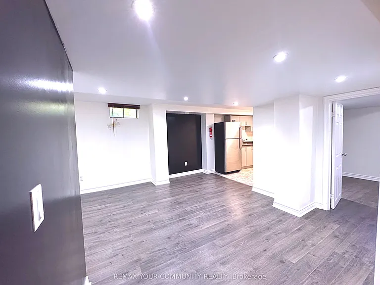 1564 Marshcourt Dr #LOWER — Photo 2