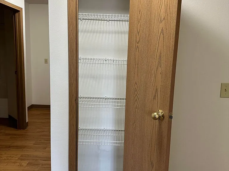 Dakota E & W Apartments — Photo 60