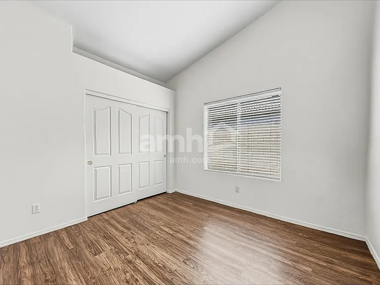 717 W Beth Dr — Photo 16