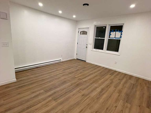 5th image of 837 Bradt St #1