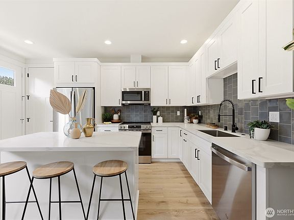 5th image of 1702 Rainier Avenue #B