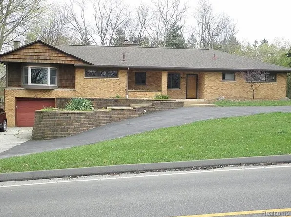 2136 Newport Rd, Ann Arbor, MI 48103