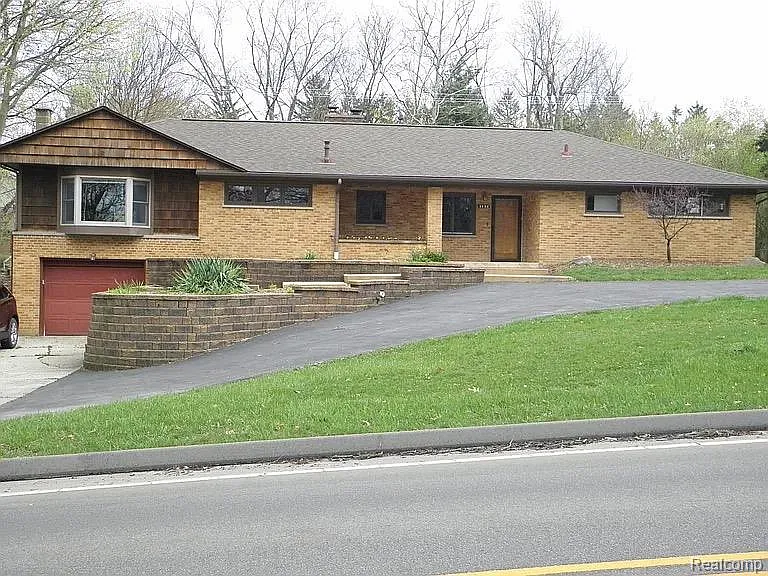 2136 Newport Rd photo 1