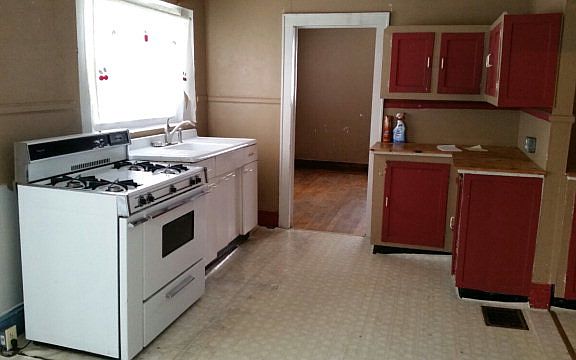 5th image of 229 Hollywood Dr