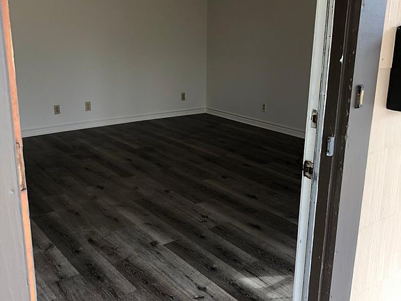 3rd image of 320 N 5th St