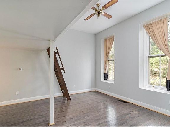 2nd image of 2140 Saint James Ave #2