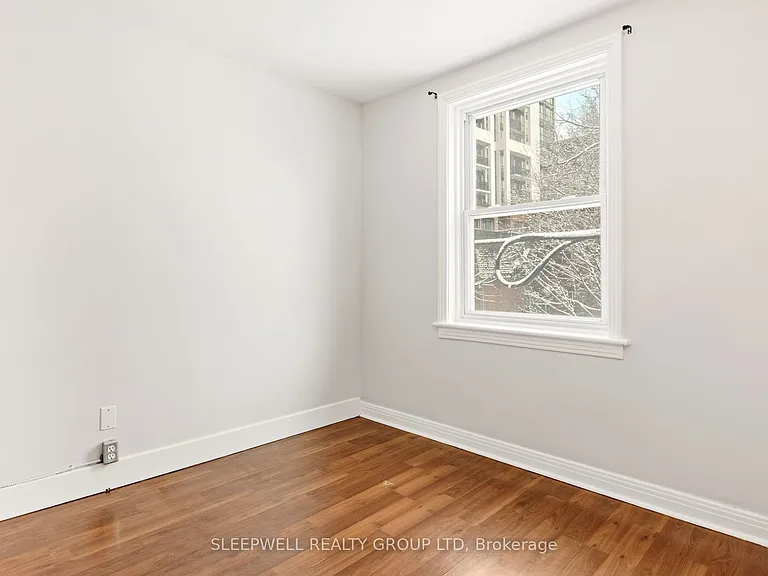 481 Besserer St — Photo 22