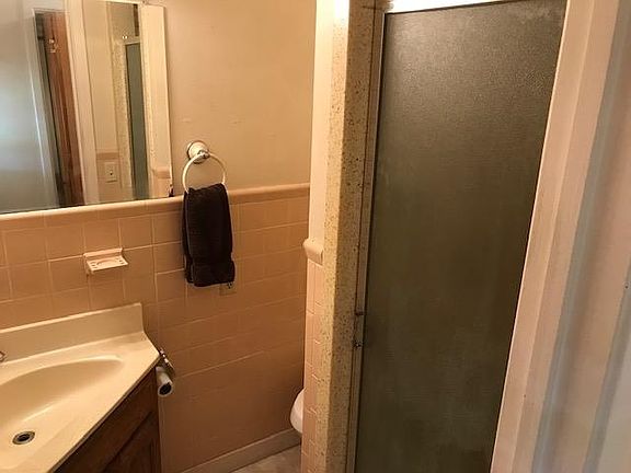 5th image of 222 Elm St