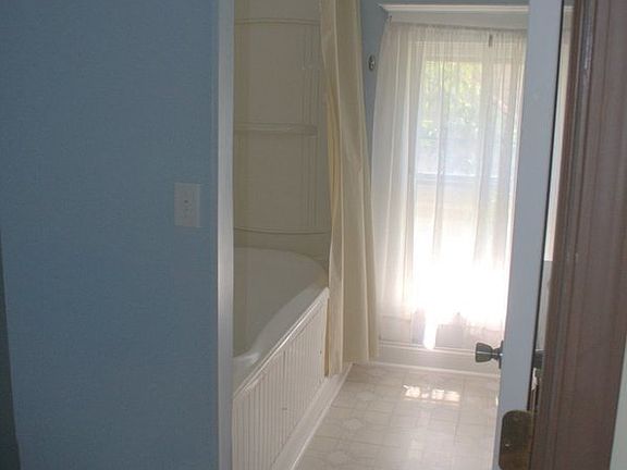 3rd image of 1126 Norton St