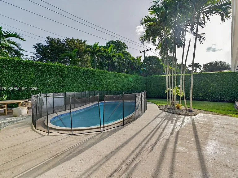 1237 Aduana Ave — Photo 68
