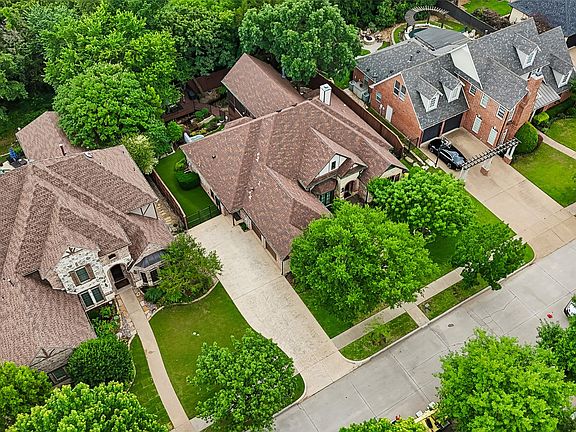 2nd image of 2106 Castle View Rd