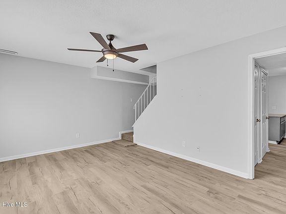2nd image of 420 Myrtlewood Cir