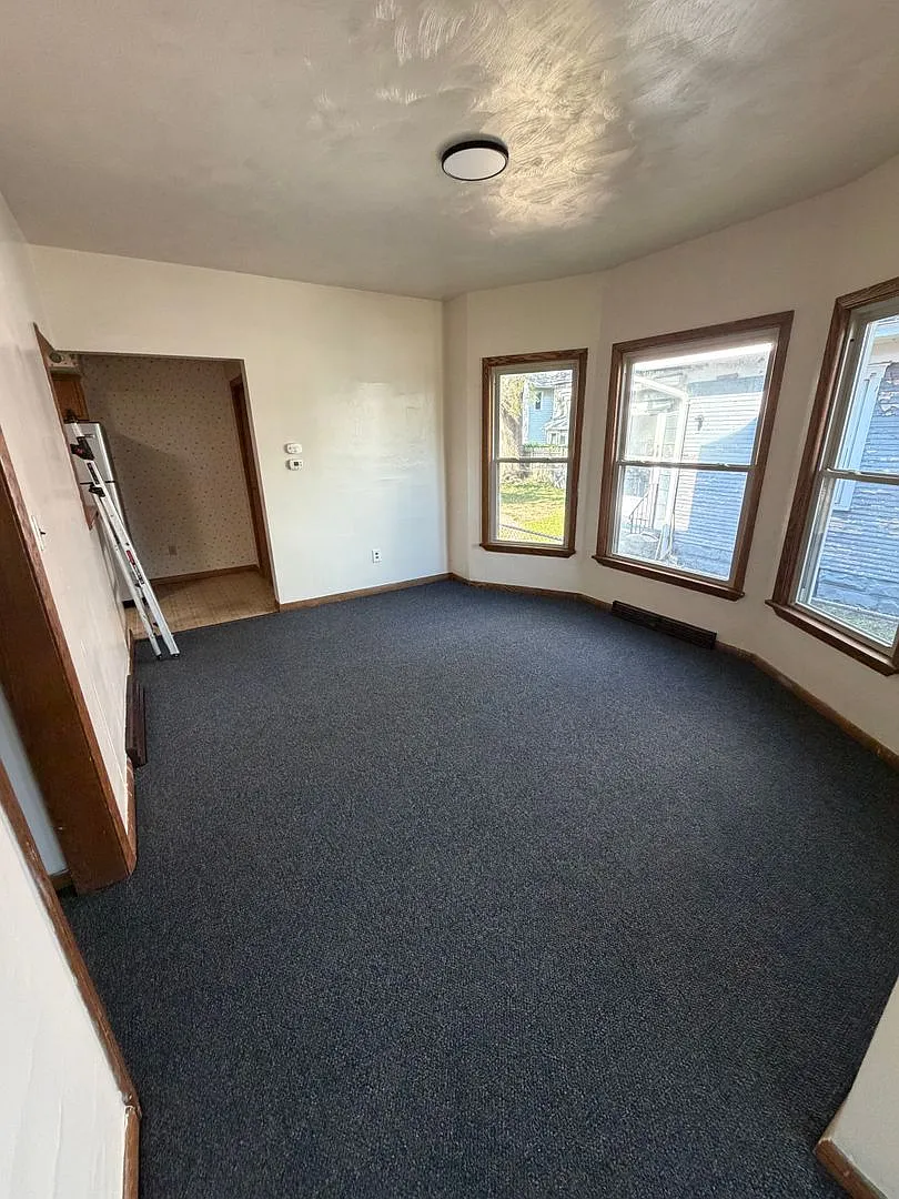 Large remodeled 3 Bedroom house — Photo 4