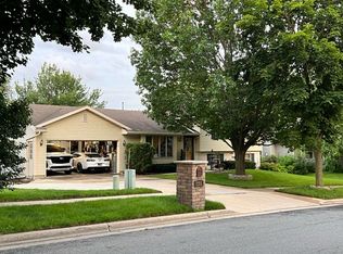 3005 Foxwood Trl, Madison, WI 53713