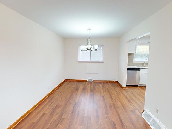 5th image of 4912 Solar Dr