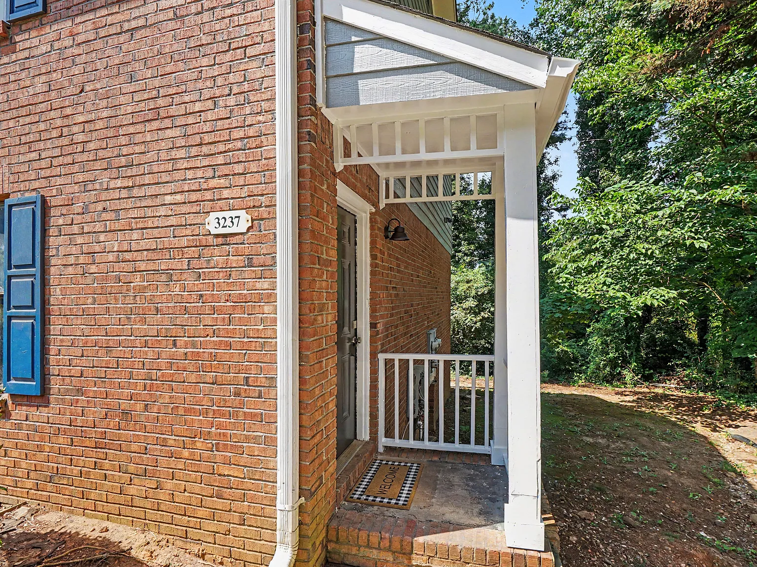 2 bed, 1.5 bath, 1000 sqft, $1,795 — Photo 2