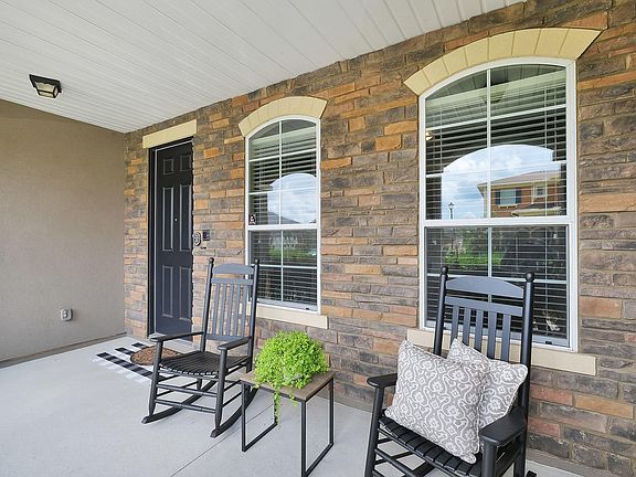 2nd image of 477 Cranbrook Ct