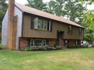 2 Nottingham Ln, Plymouth, MA 02360