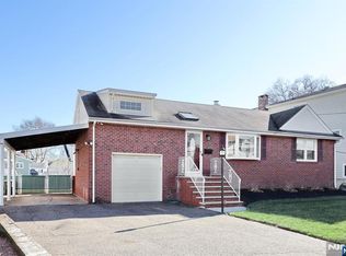 16 Maple Ave, South Hackensack, NJ 07606