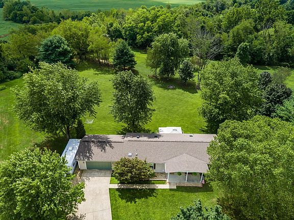5th image of 80 Nichole Ct