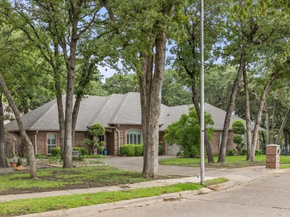 417 Schooner Dr, Azle, TX 76020