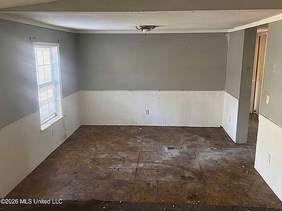 4th image of 146 Lady Marian Rd
