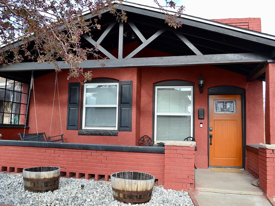 1st image of 326 Galapago St