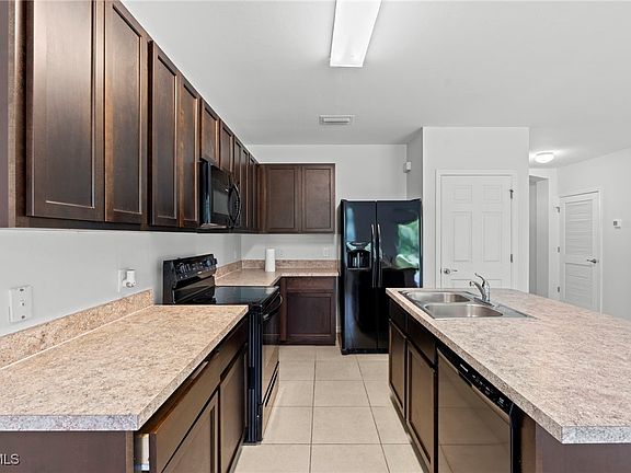 4th image of 2709 Loreto Ct #2709