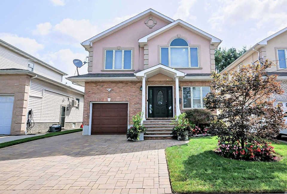 1st image of 90 Barrymore Blvd