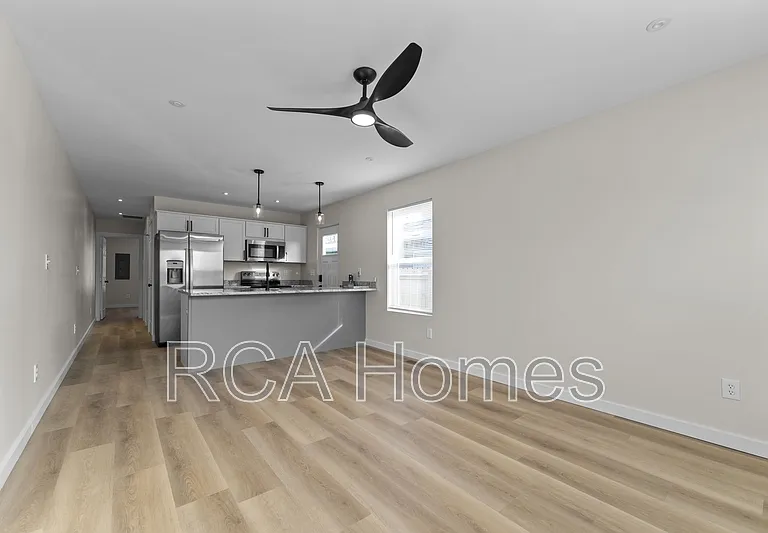 2827 Adams St — Photo 7