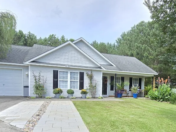 108 Willowbend Drive, Burgaw, NC 28425