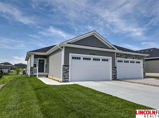 8659 Covenant Ct, Lincoln, NE 68526