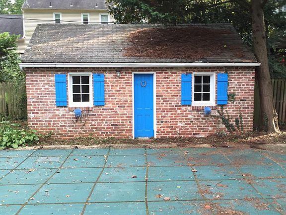 pool house
