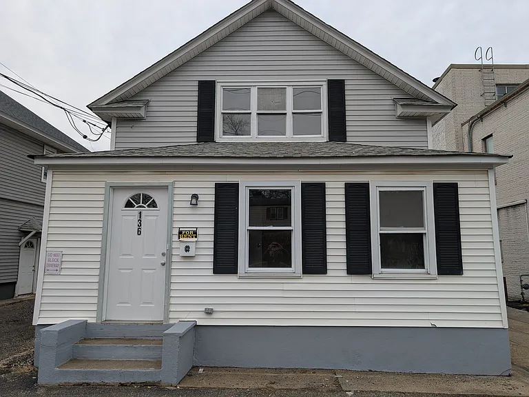 136 Duffy Ave — Photo 1