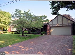 32 Edgewood Cir, Chambersburg, PA