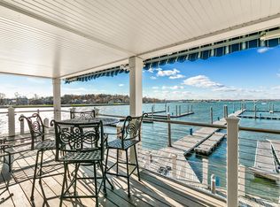 31 Coddington Wharf APT 8, Newport, RI 02840