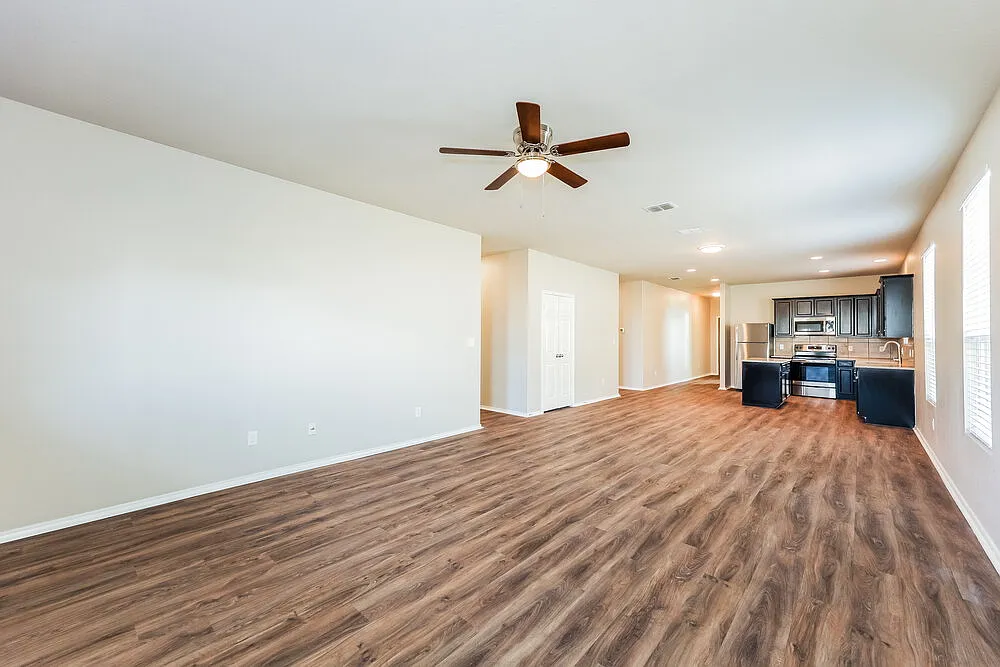 3 bed, 2.0 bath, 1680 sqft, $1,830 — Photo 4