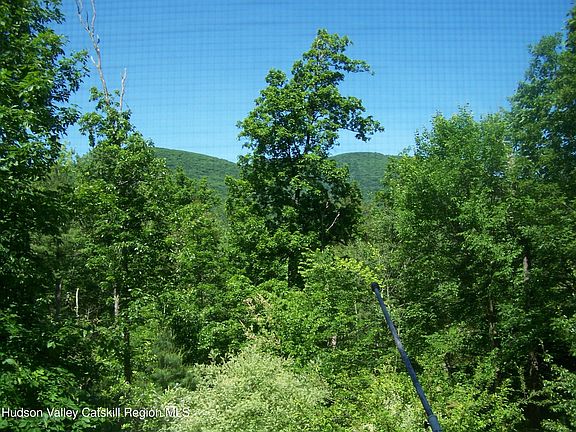 3rd image of 12 Mountain Valley Road
