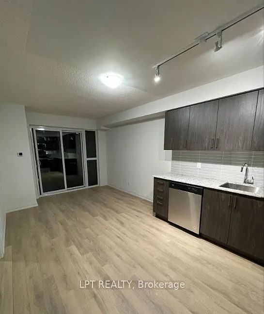 Building Photo - 20 Meadowglen Pl #730