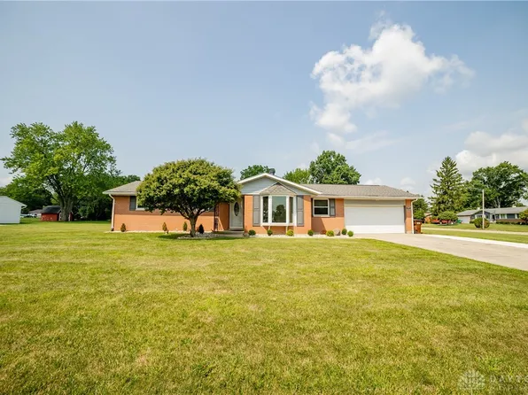 5810 Sterling Ct, Tipp City, OH 45371