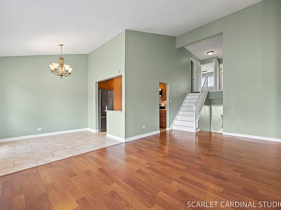 3rd image of 376 Thorncliffe Dr