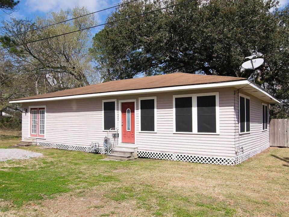 1st image of 1006 Loraine St