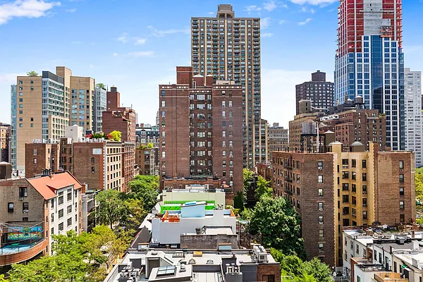 Rented by Compass | media 13