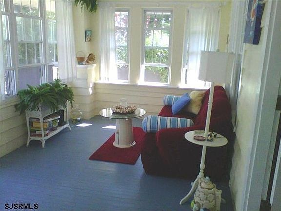 2nd image of 610 4th St