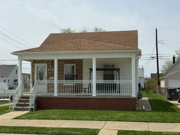 6401 Kenilworth St, Dearborn, MI 48126