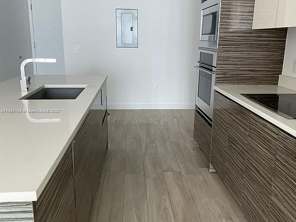 2nd image of 460 NE 28th St APT 3202